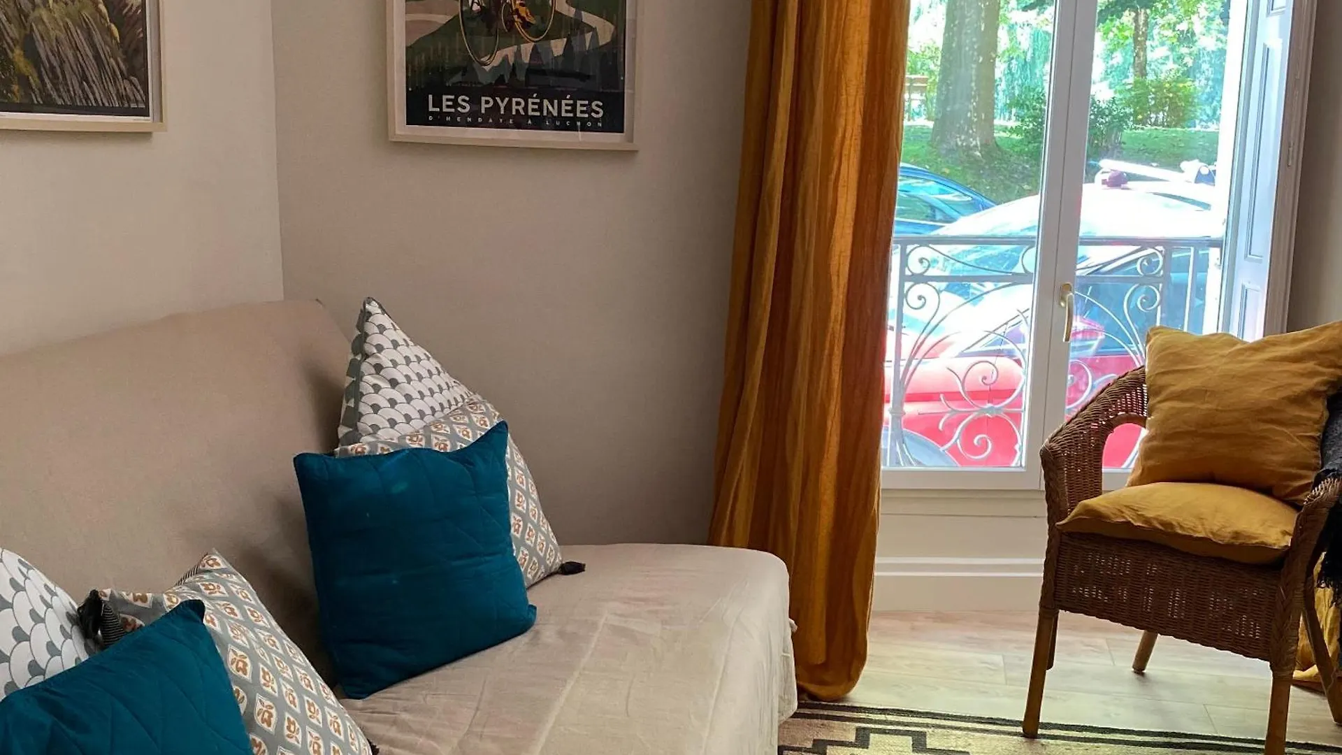 Bagnères-de-Luchon Fantastic Ground Floor Apartment Opposite Thermes